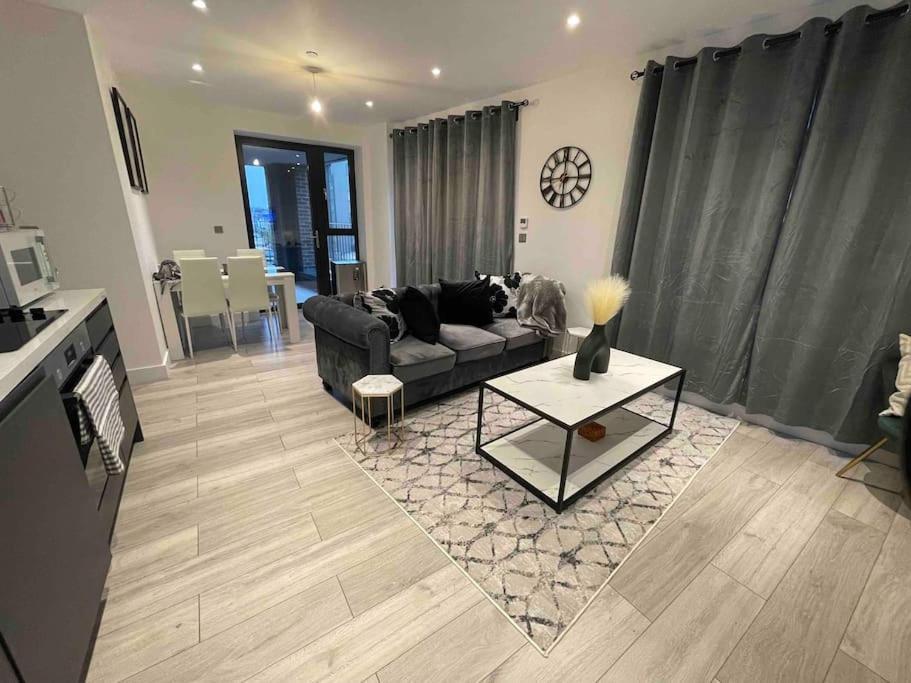 Stylish And Cosy 2 Bedroom Flat In Croydon Extérieur photo